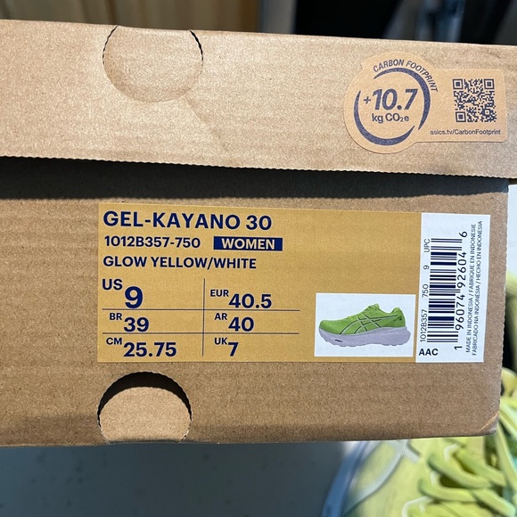 ASICS GEL-KAYANO 30 in Glow Yellow/White - Picture 7 of 7